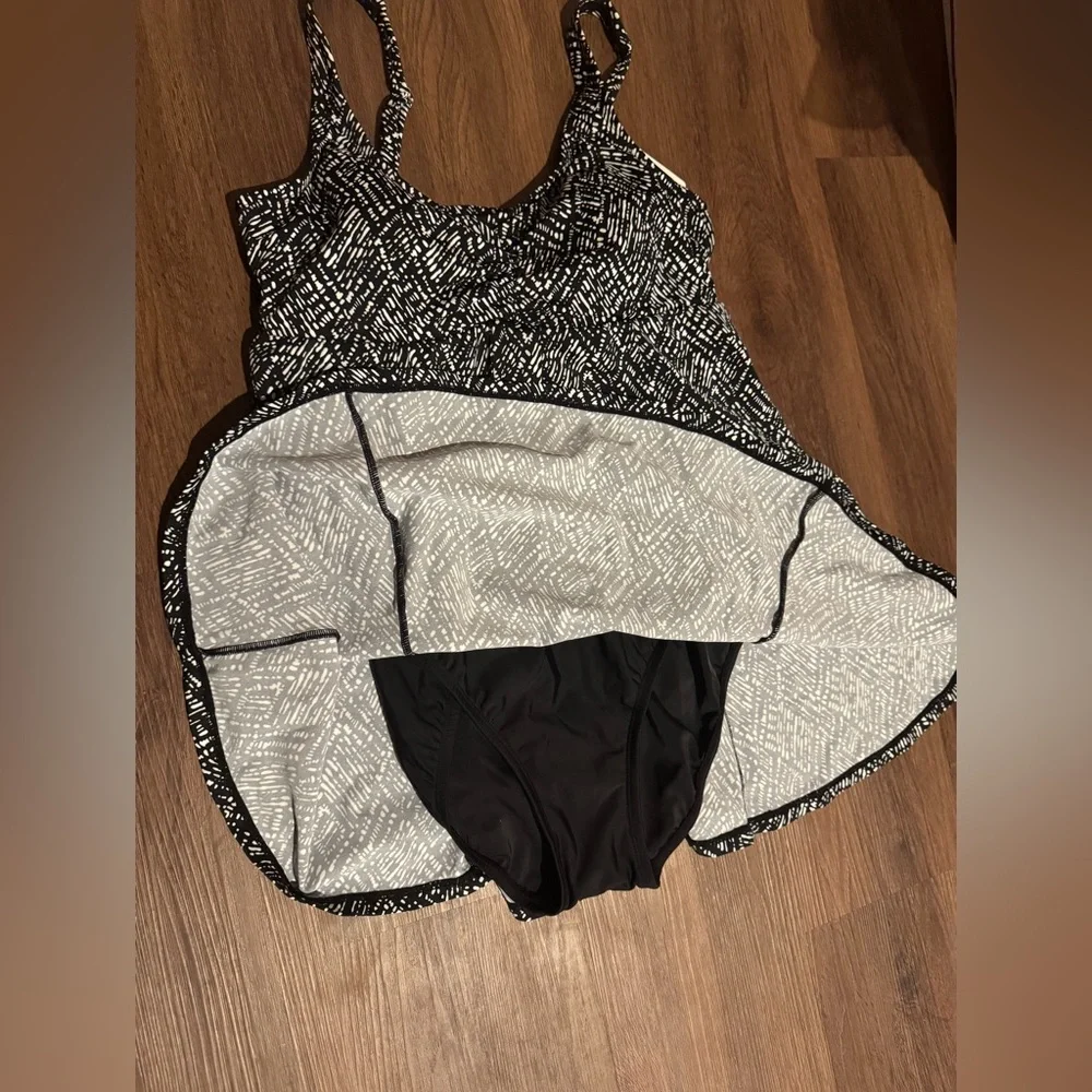 Swim Solutions Black and White Swimwear - Picture 5 of 7